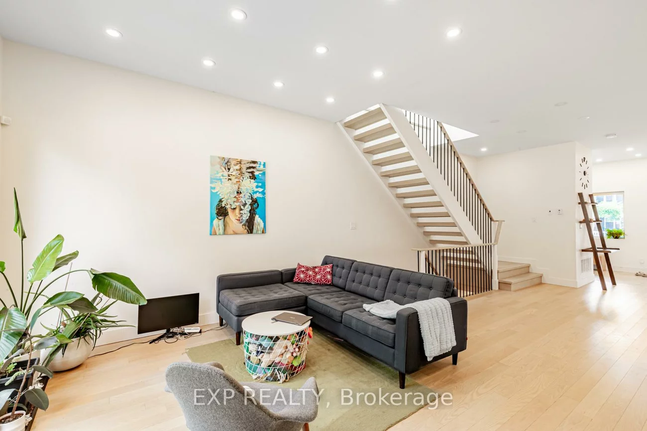 1043, Logan, Broadview North, Toronto