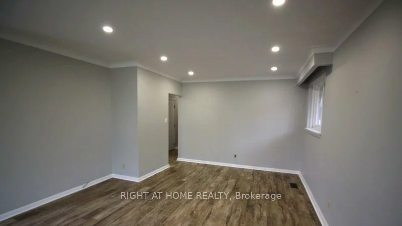 28, Reno, Ionview, Toronto