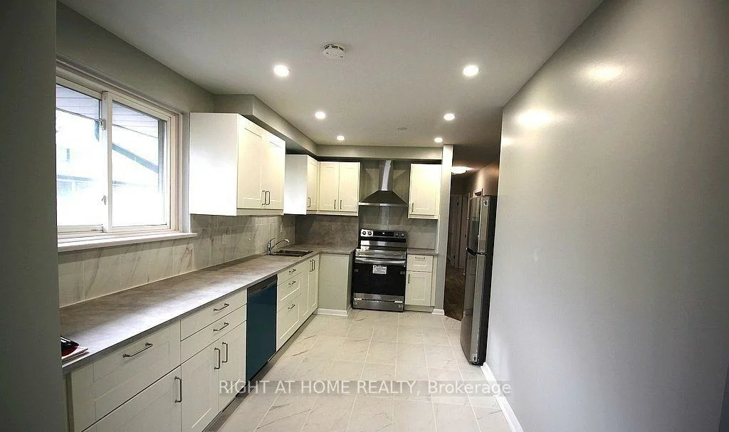 28, Reno, Ionview, Toronto