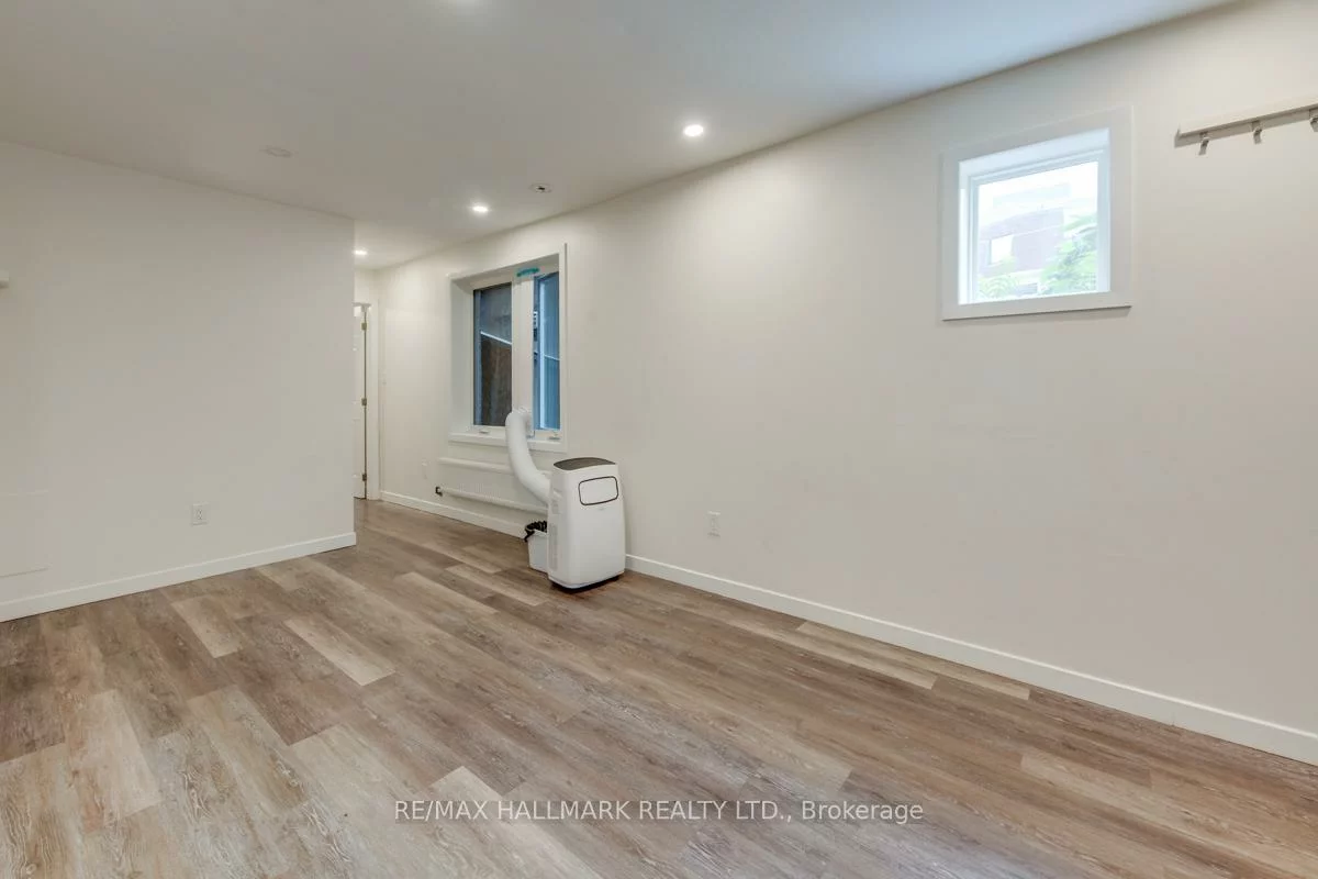 233, Kingston, The Beaches, Toronto