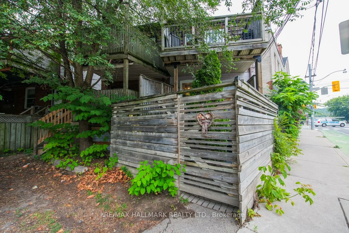 233, Kingston, The Beaches, Toronto