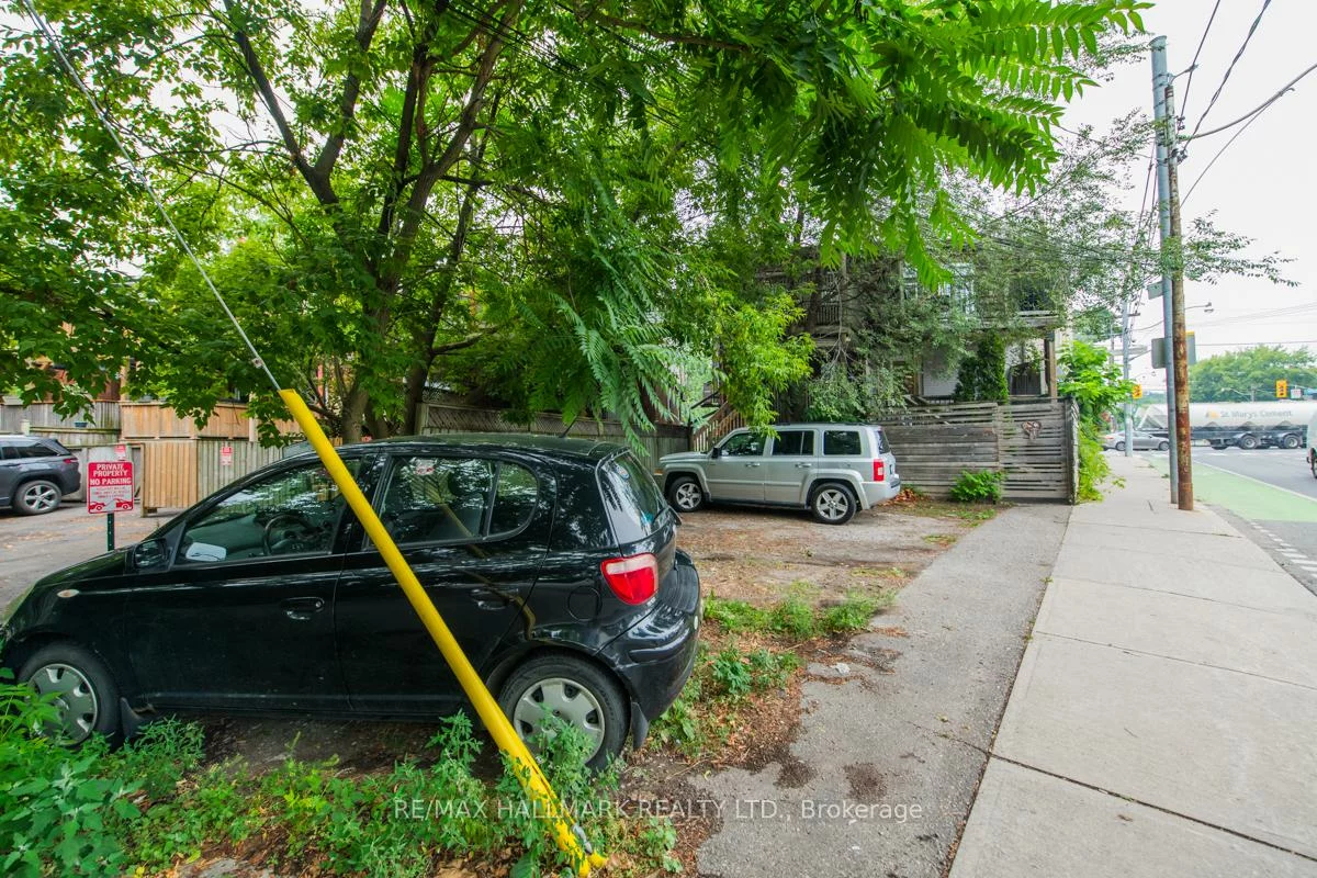 233, Kingston, The Beaches, Toronto