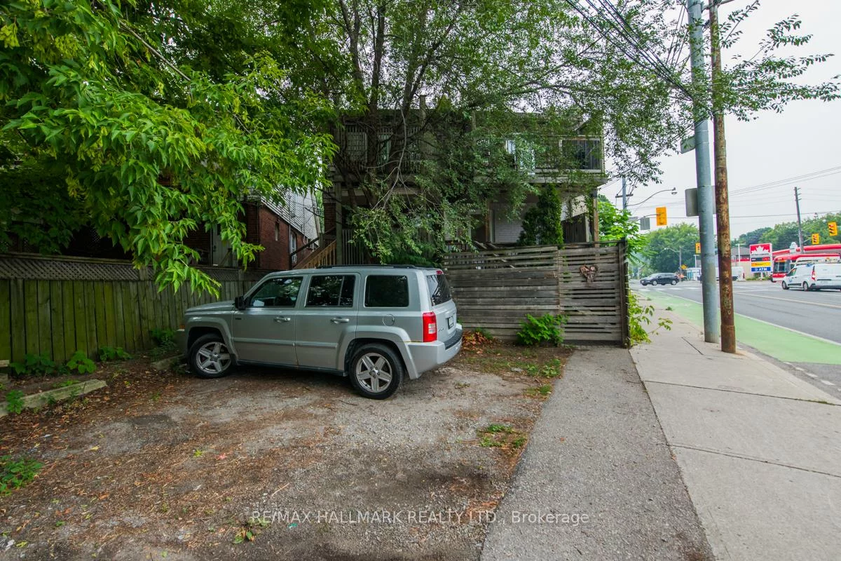 233, Kingston, The Beaches, Toronto
