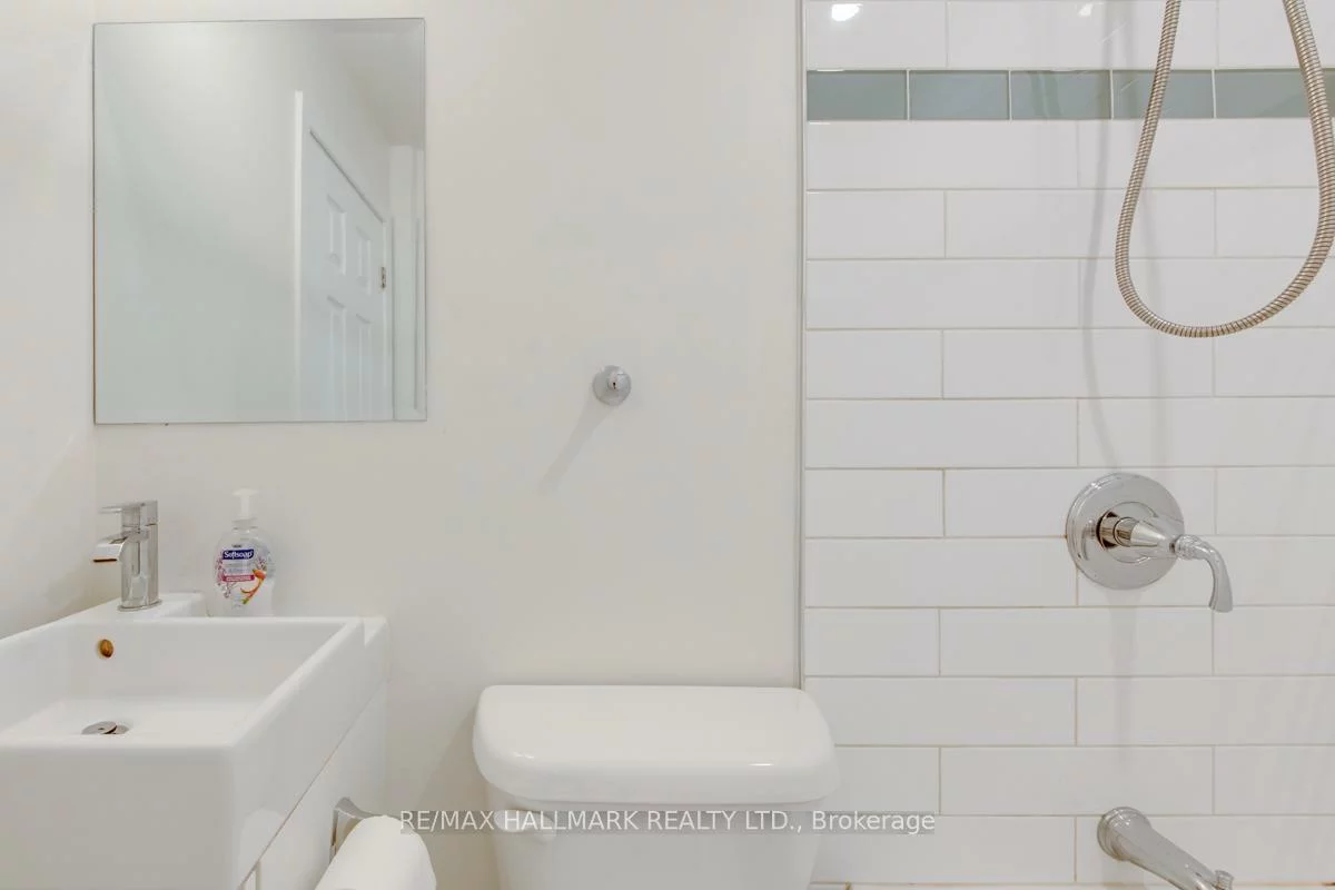 233, Kingston, The Beaches, Toronto