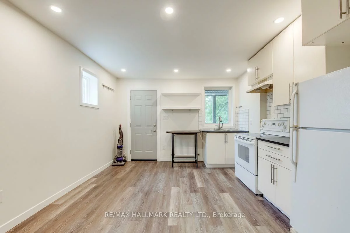 233, Kingston, The Beaches, Toronto