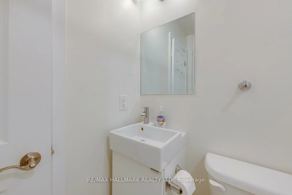 233, Kingston, The Beaches, Toronto