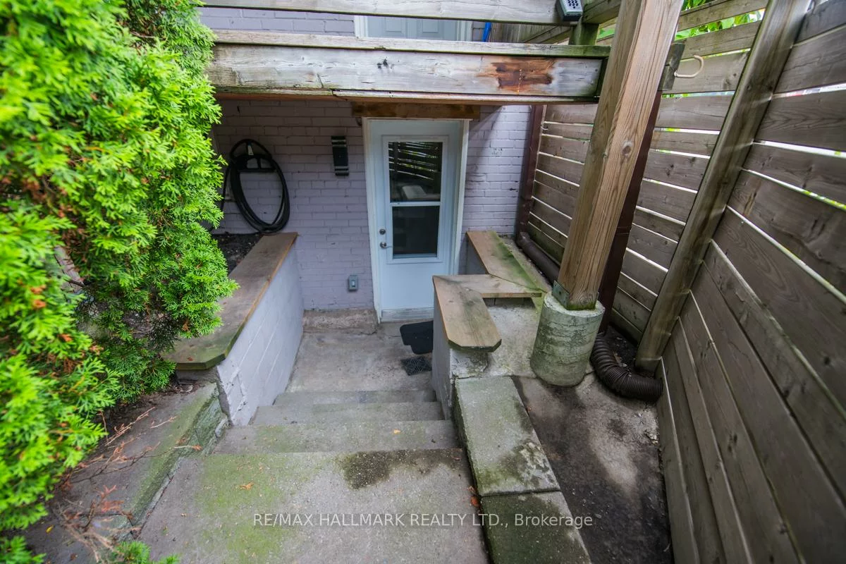 233, Kingston, The Beaches, Toronto