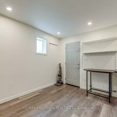 233, Kingston, The Beaches, Toronto