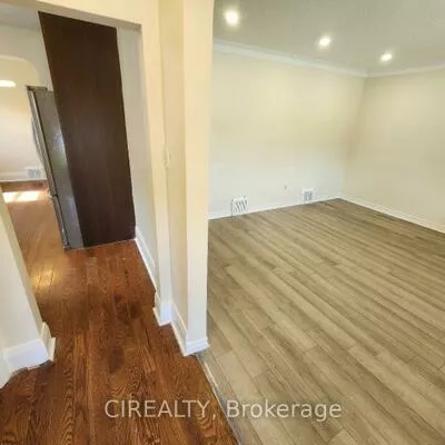 82, Lilian, Wexford-Maryvale, Toronto
