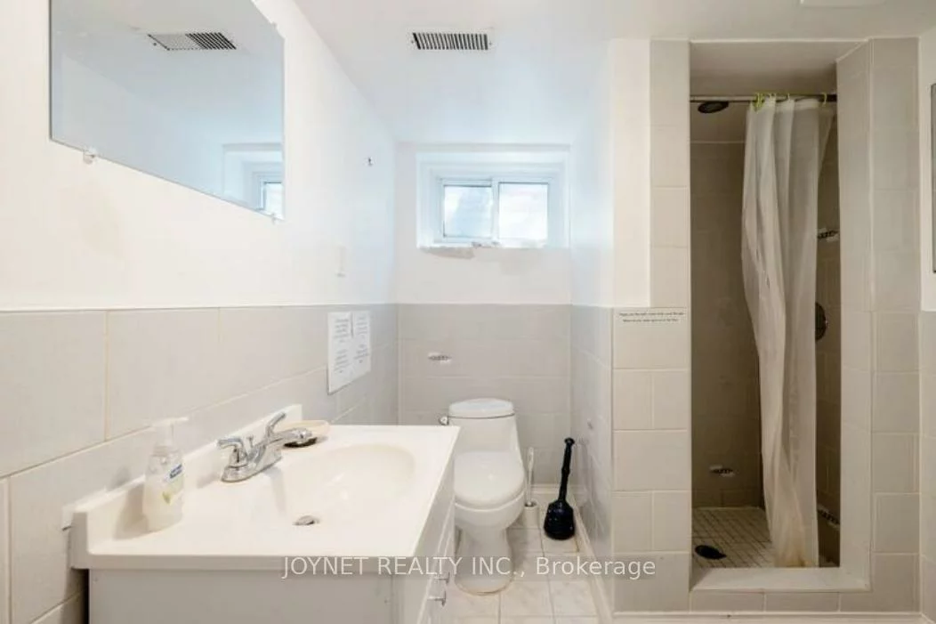 17, Firebrace, Steeles, Toronto