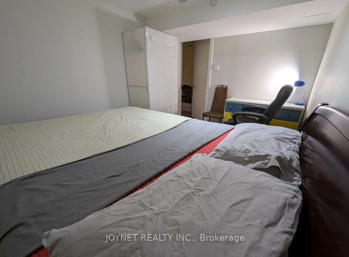 17, Firebrace, Steeles, Toronto