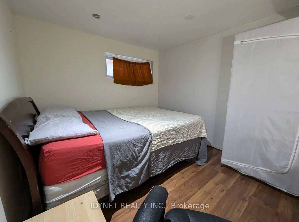 17, Firebrace, Steeles, Toronto