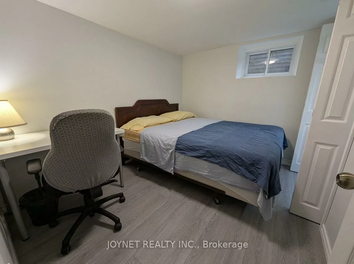 17, Firebrace, Steeles, Toronto