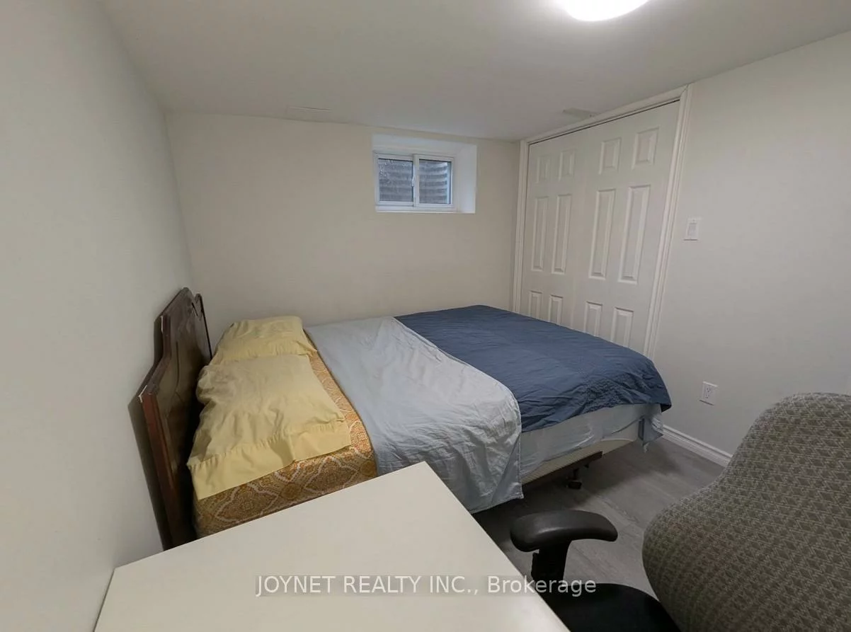 17, Firebrace, Steeles, Toronto