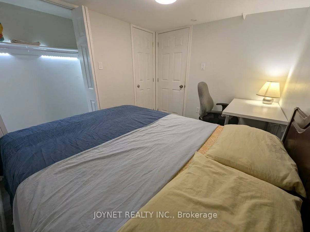 17, Firebrace, Steeles, Toronto