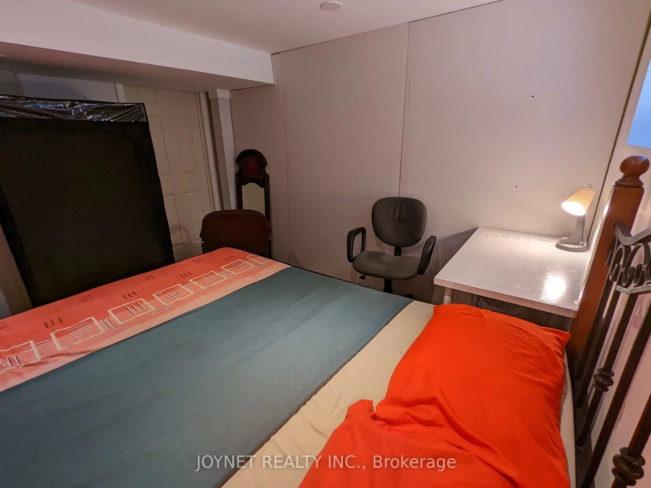 17, Firebrace, Steeles, Toronto