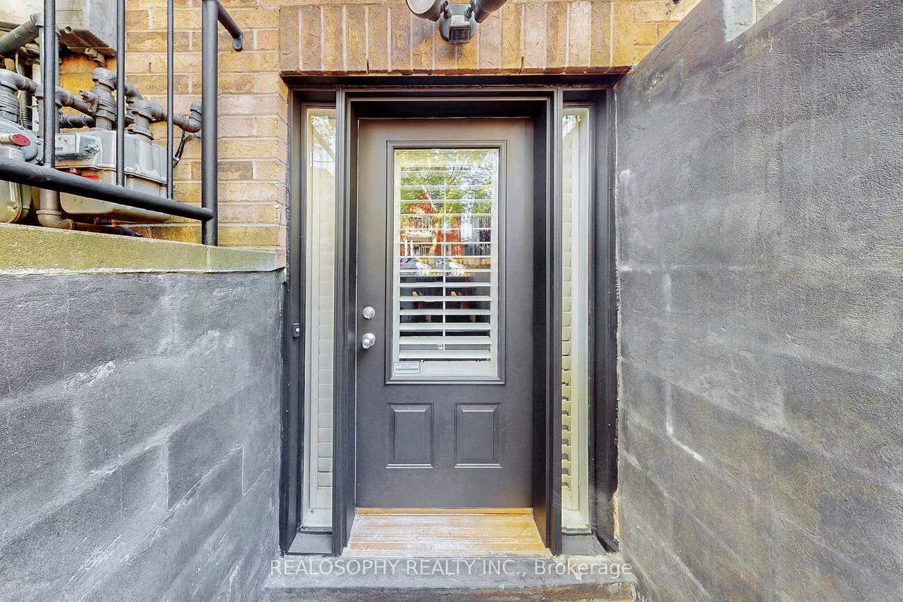102, Morse, South Riverdale, Toronto