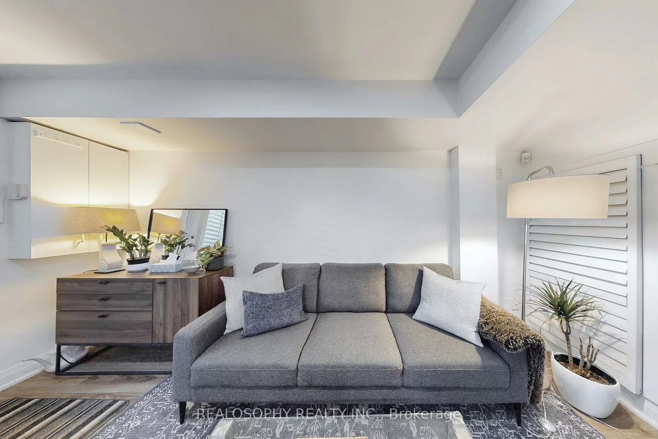 102, Morse, South Riverdale, Toronto