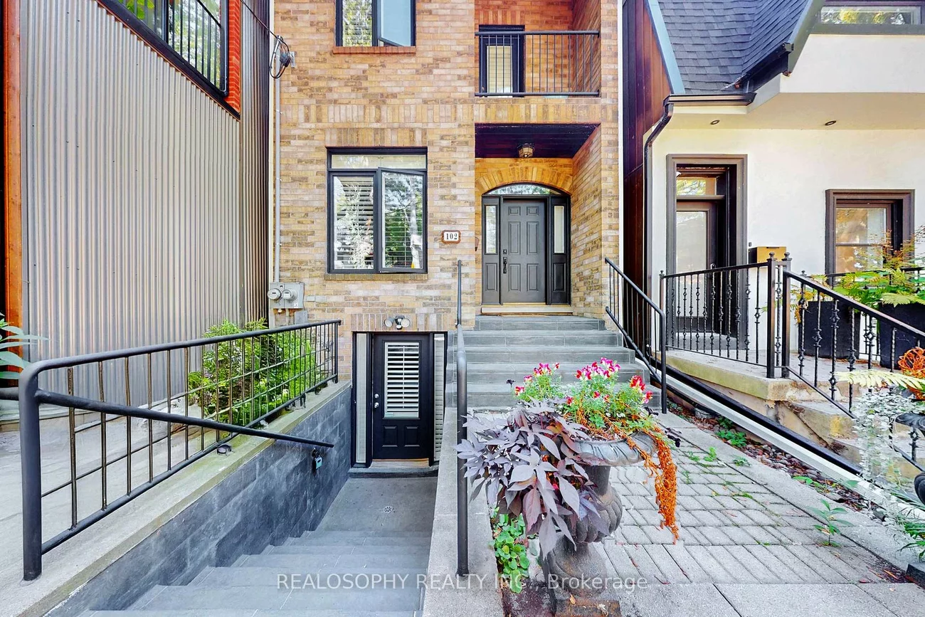102, Morse, South Riverdale, Toronto