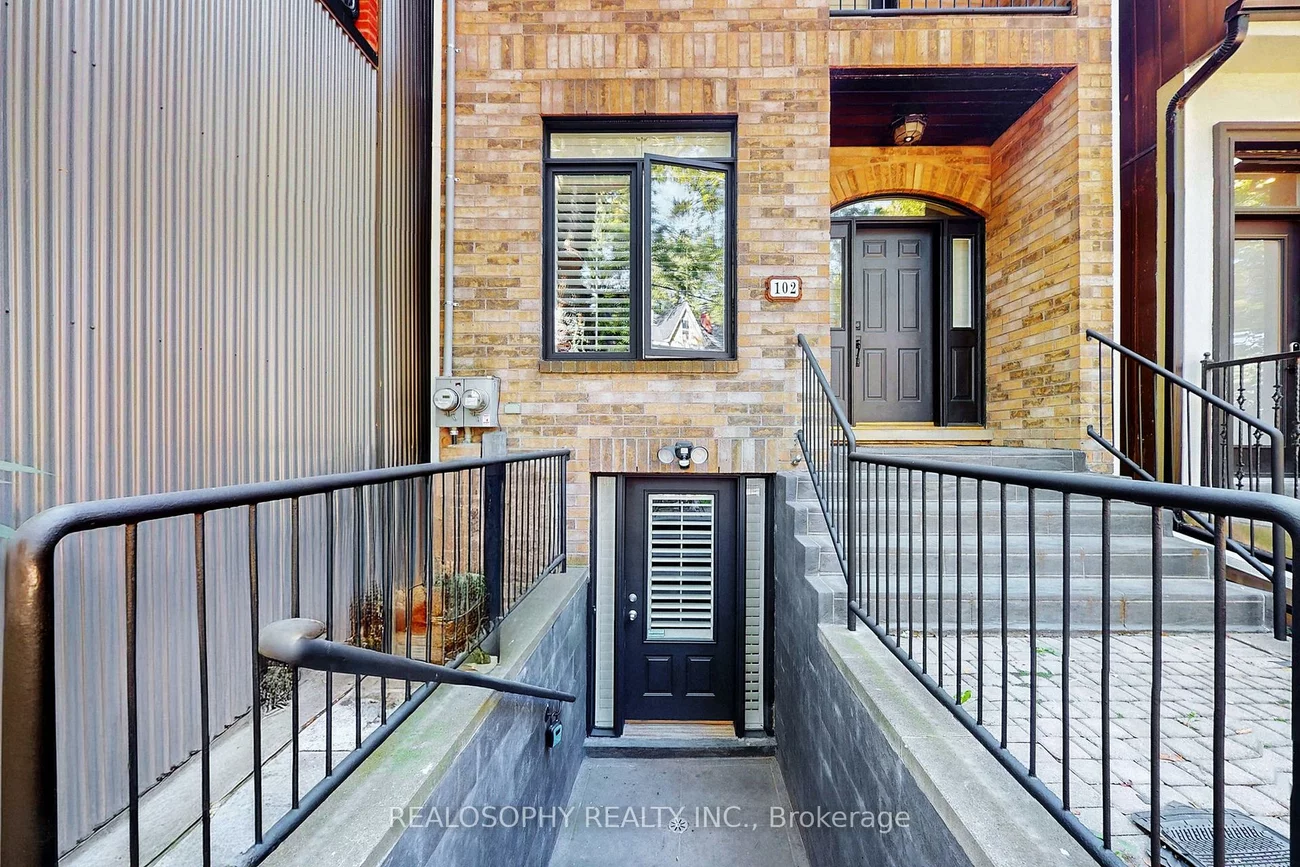 102, Morse, South Riverdale, Toronto
