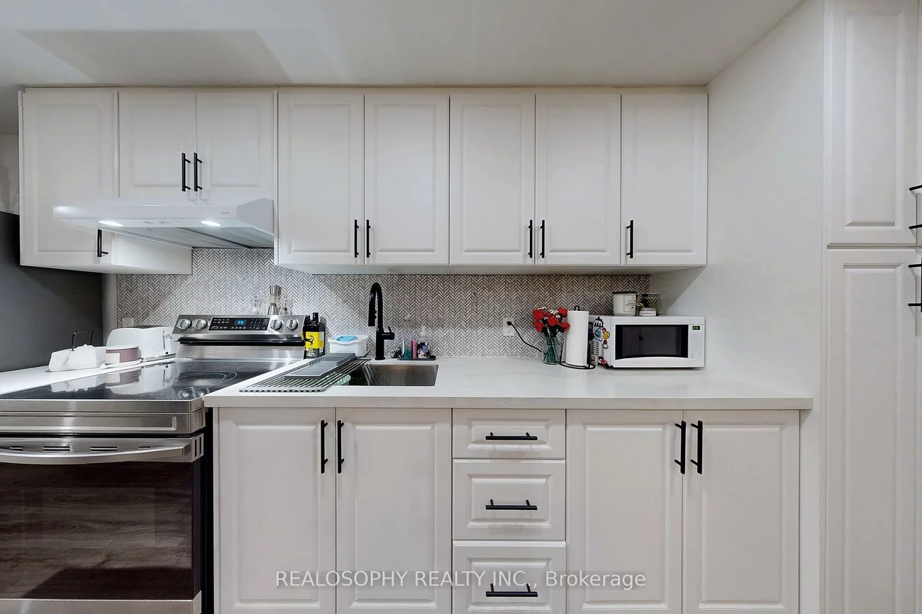 102, Morse, South Riverdale, Toronto