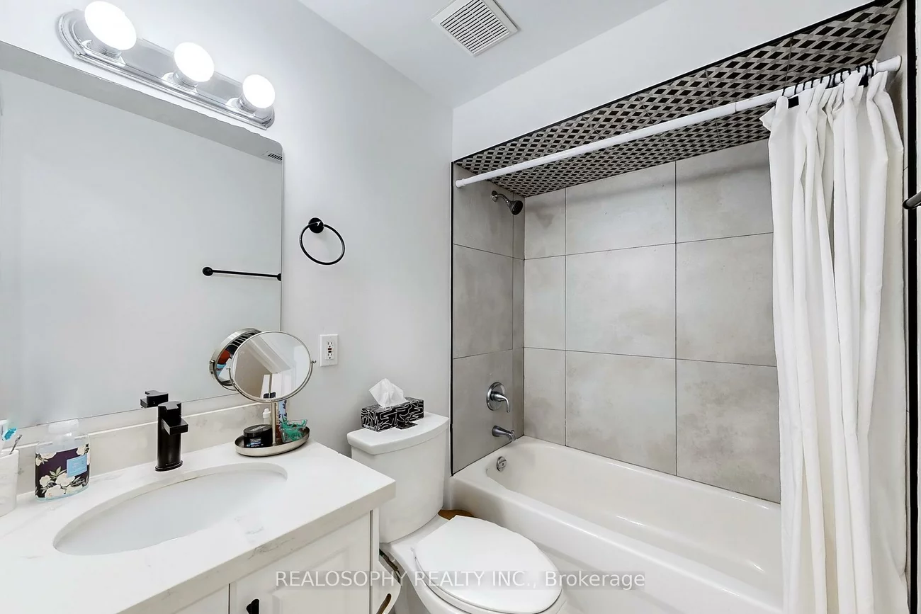 102, Morse, South Riverdale, Toronto