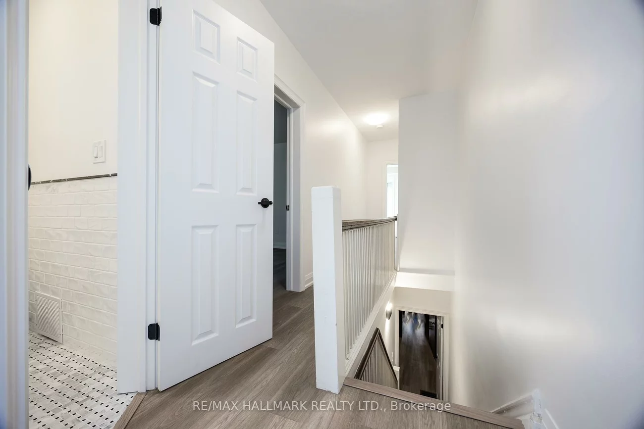 100, Dearbourne, North Riverdale, Toronto