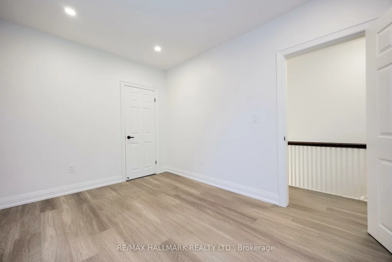 100, Dearbourne, North Riverdale, Toronto