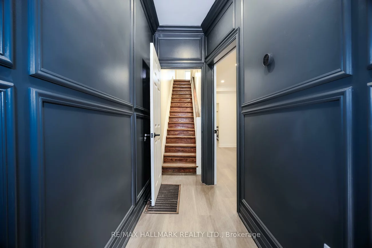 100, Dearbourne, North Riverdale, Toronto