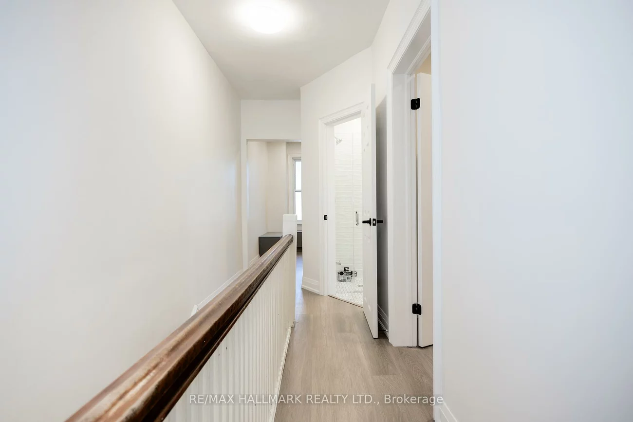 100, Dearbourne, North Riverdale, Toronto