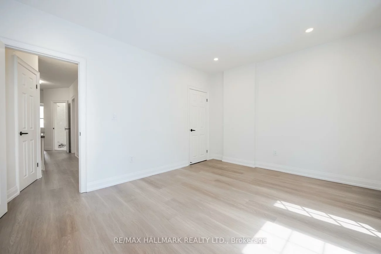 100, Dearbourne, North Riverdale, Toronto