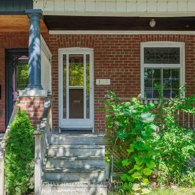 100, Dearbourne, North Riverdale, Toronto