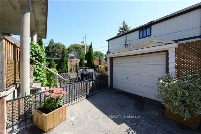 129, Memorial Park, Danforth Village-East York, Toronto