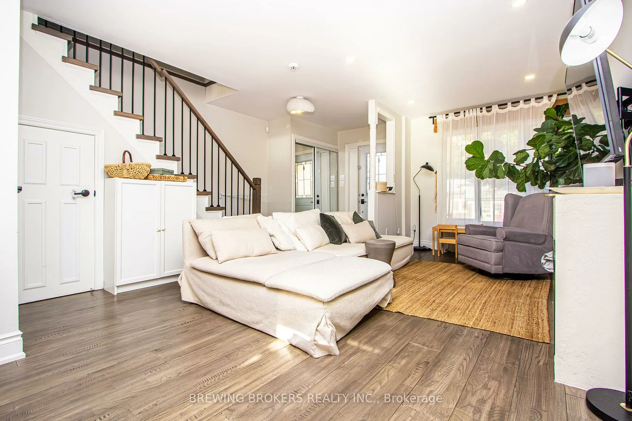 16, Bryant, Crescent Town, Toronto