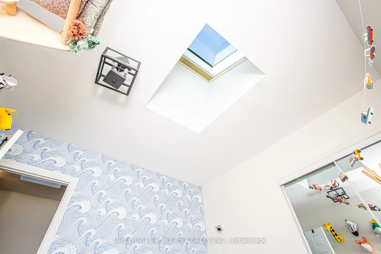 16, Bryant, Crescent Town, Toronto