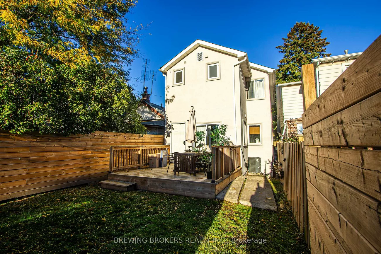 16, Bryant, Crescent Town, Toronto