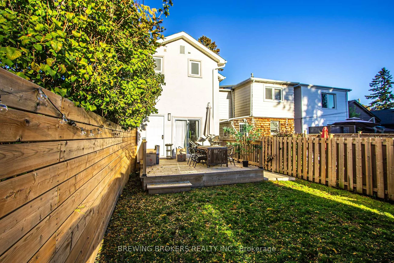 16, Bryant, Crescent Town, Toronto
