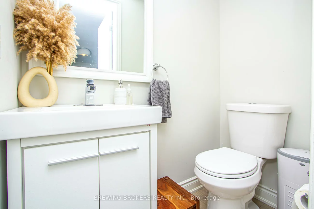 16, Bryant, Crescent Town, Toronto