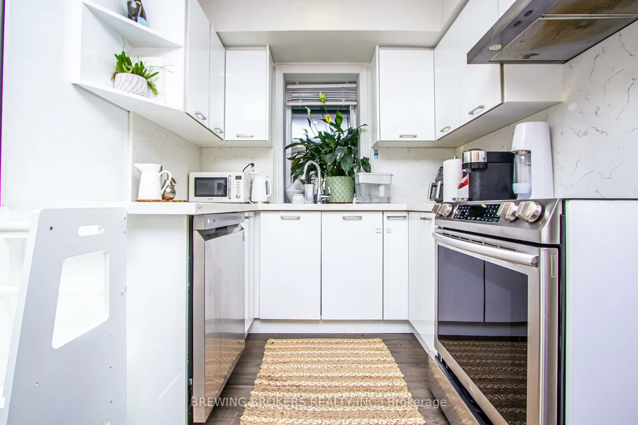 16, Bryant, Crescent Town, Toronto