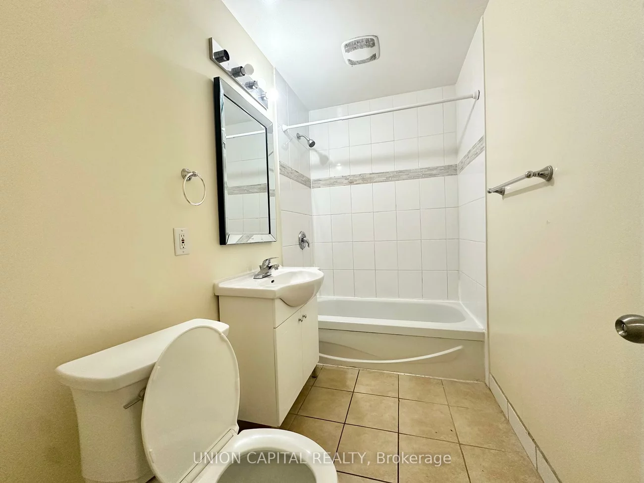 1048, Kennedy, Dorset Park, Toronto