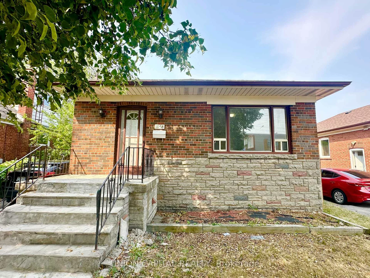 1048, Kennedy, Dorset Park, Toronto