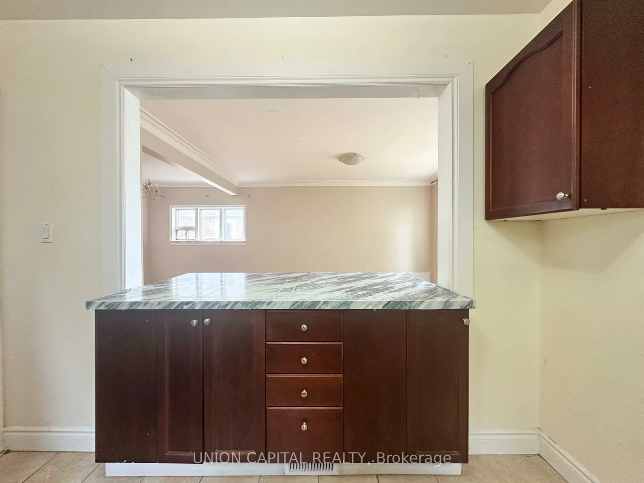 1048, Kennedy, Dorset Park, Toronto
