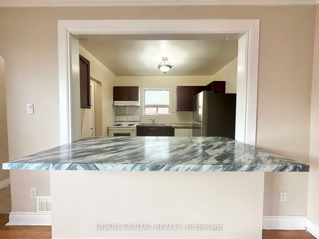 1048, Kennedy, Dorset Park, Toronto