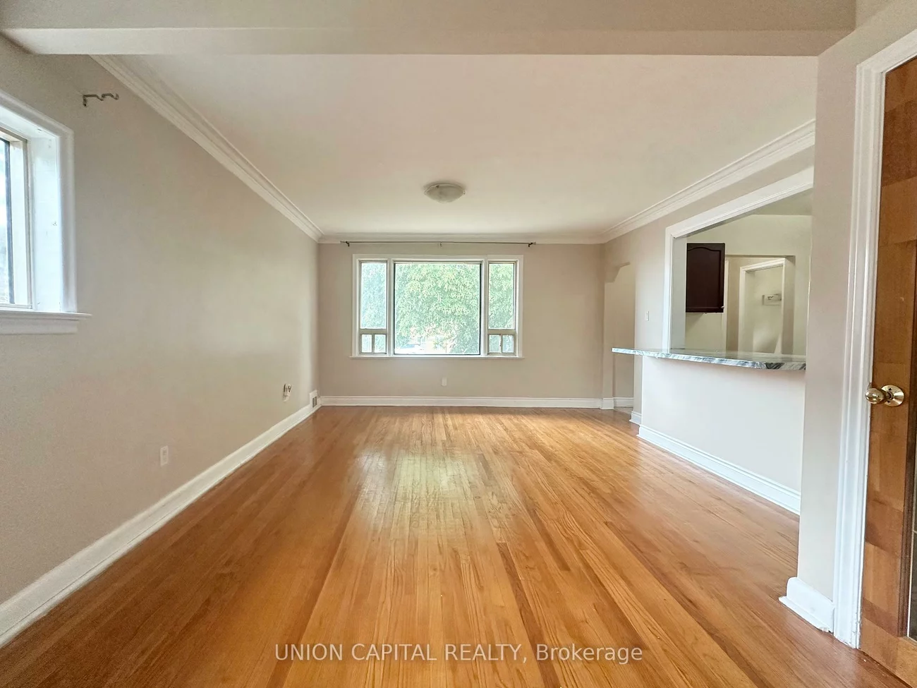 1048, Kennedy, Dorset Park, Toronto