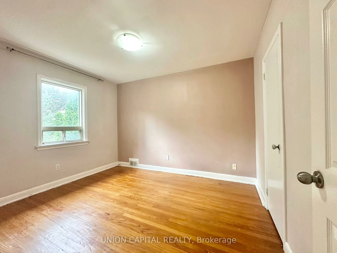 1048, Kennedy, Dorset Park, Toronto