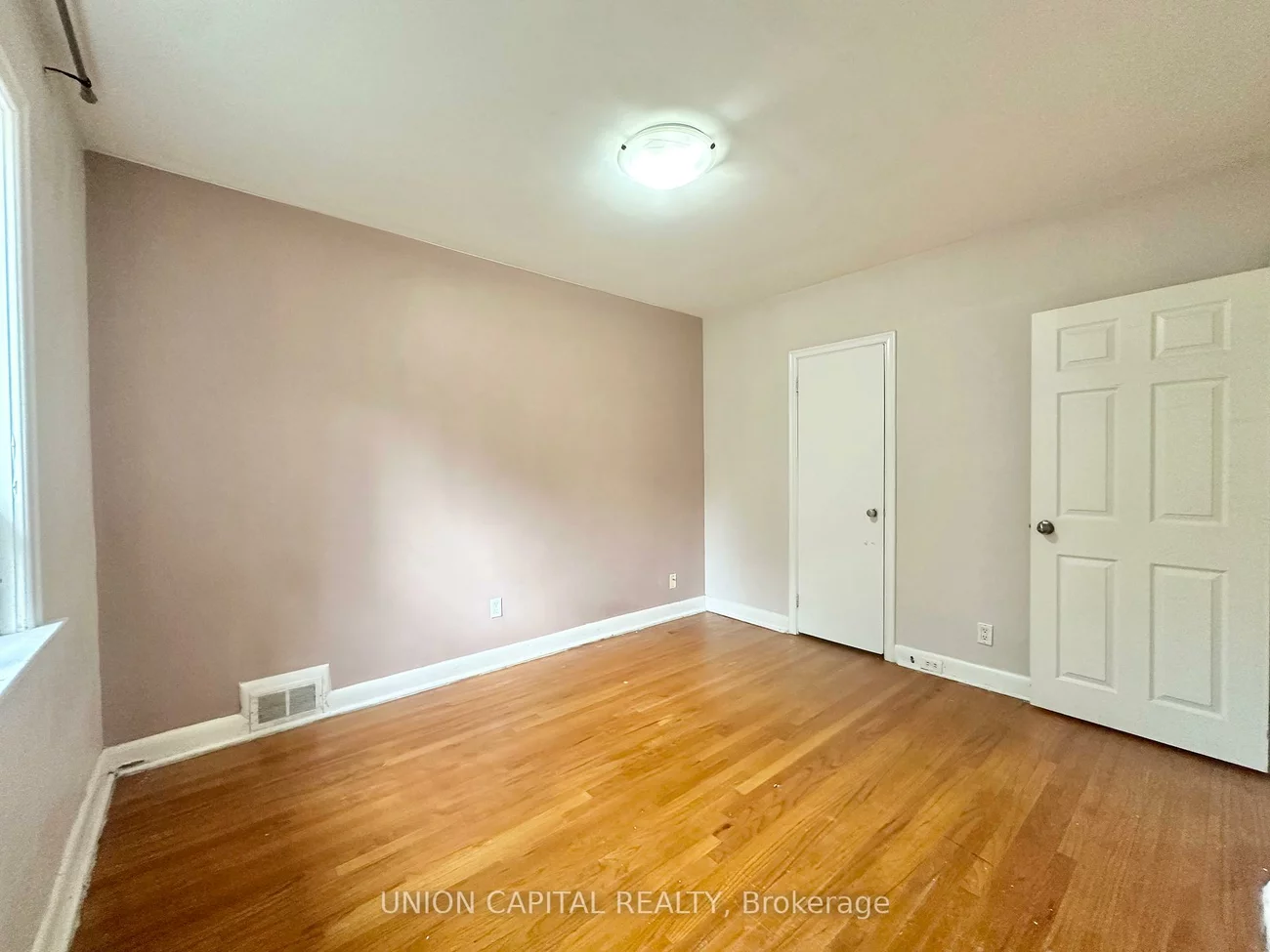 1048, Kennedy, Dorset Park, Toronto