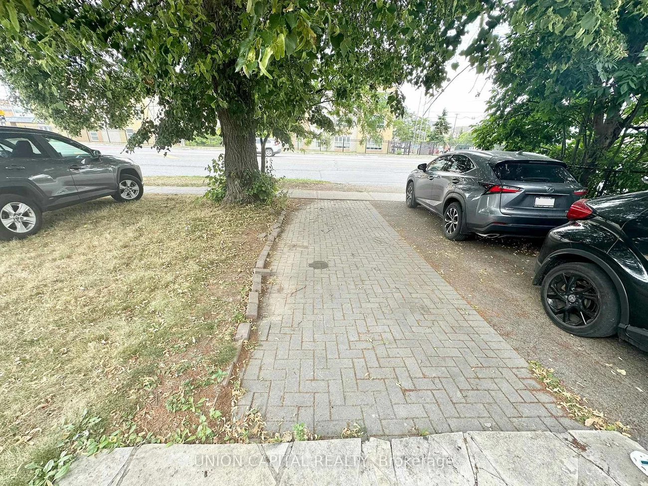 1048, Kennedy, Dorset Park, Toronto