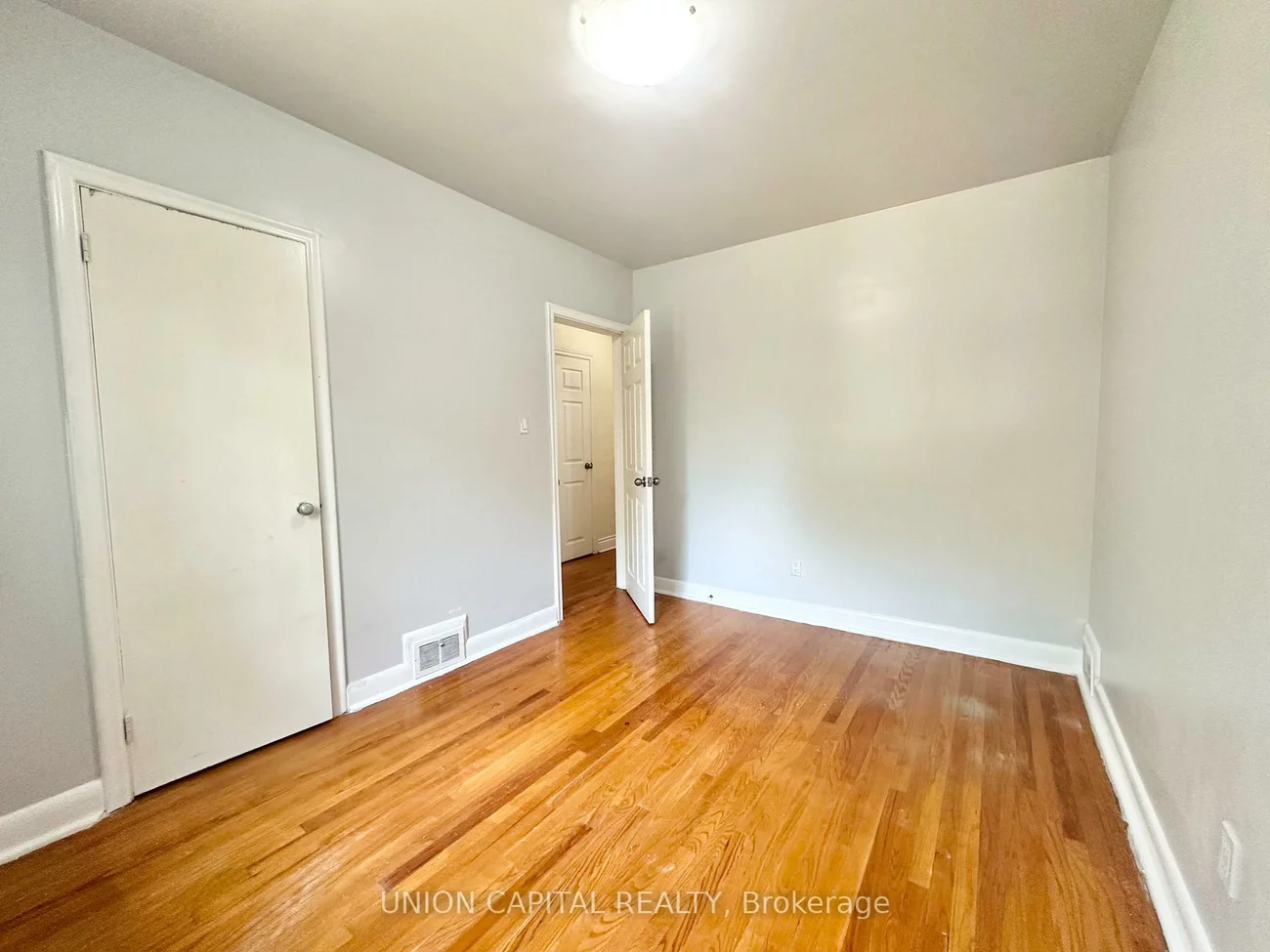 1048, Kennedy, Dorset Park, Toronto