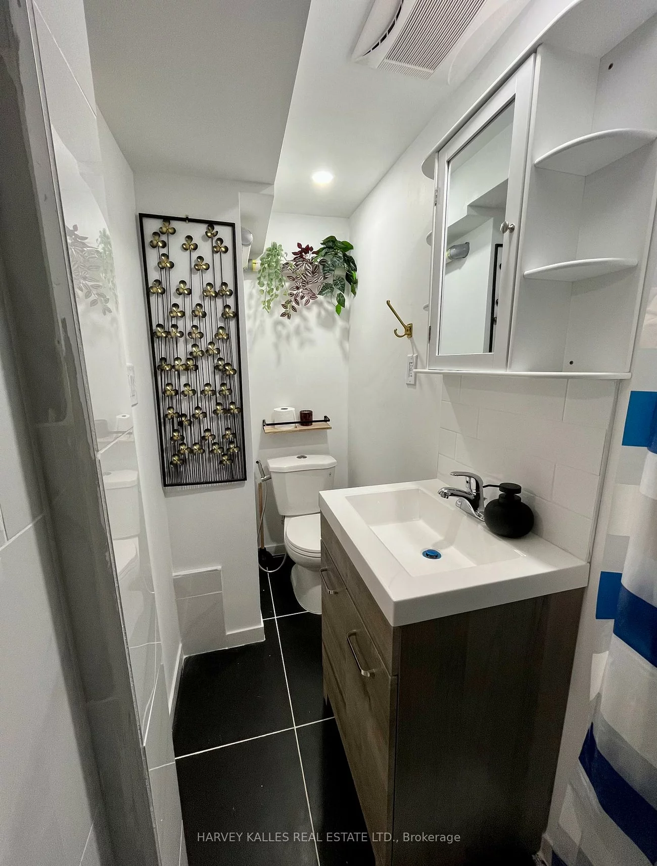 26, Leyton, Oakridge, Toronto