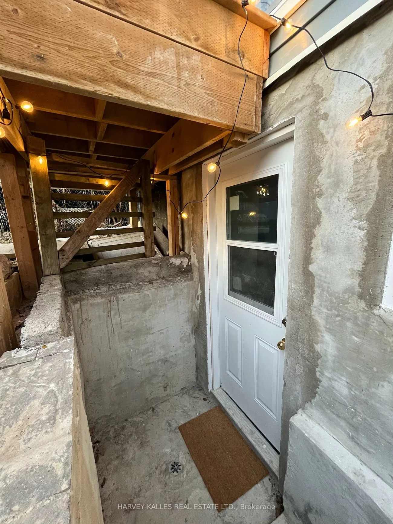 26, Leyton, Oakridge, Toronto